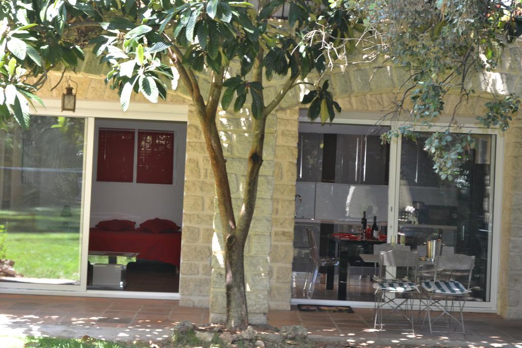 Mas Les Filaos Hotel Carpentras Exterior photo